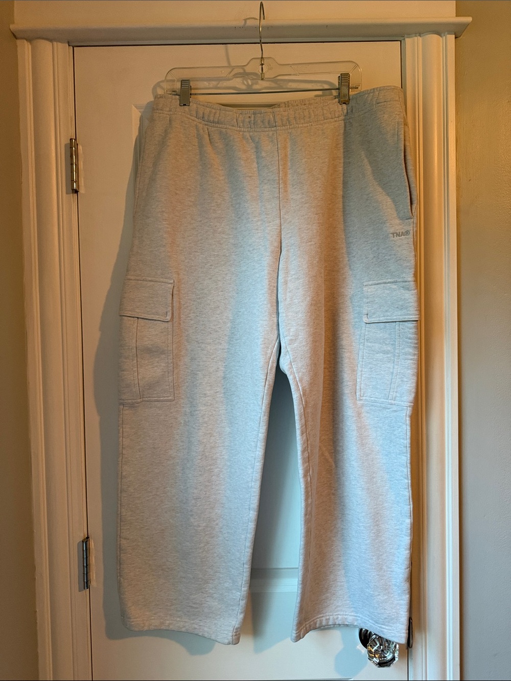 Aritzia TNA Cozy Fleece MegaWomen’s Light Gray Cargo Sweatpants - Casual Comfort